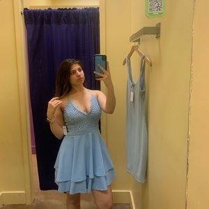 Meet your Posher, Elizabeth